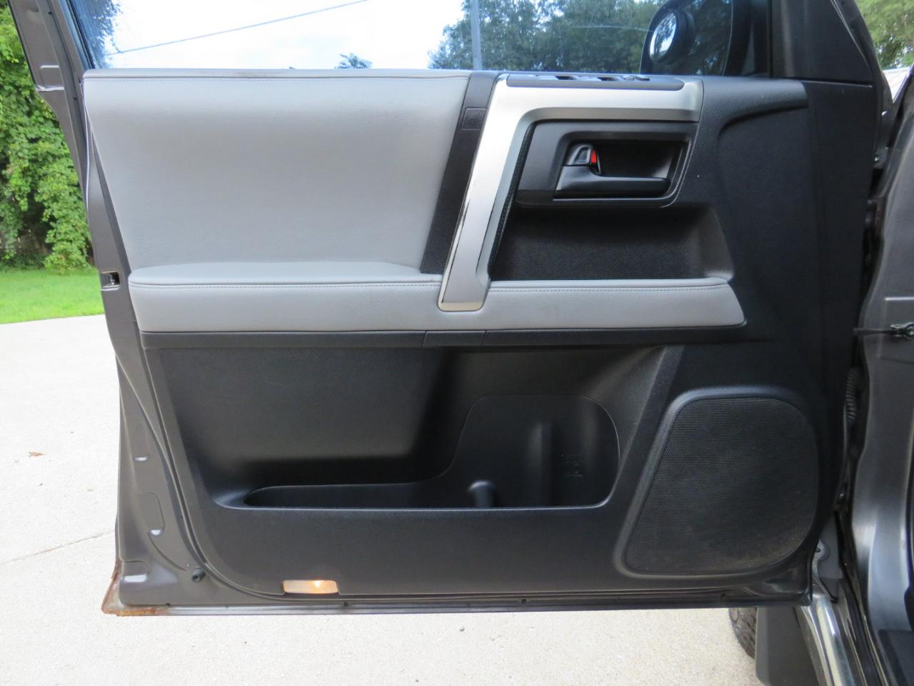Toyota 4Runner SR5 4WD 2011