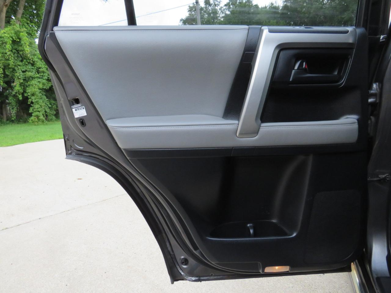 Toyota 4Runner SR5 4WD 2011