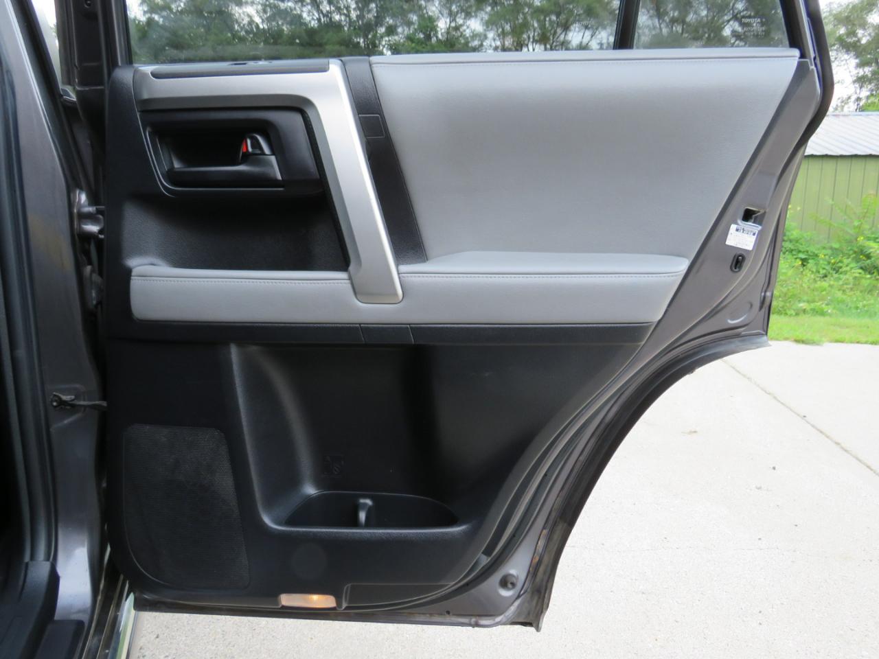 Toyota 4Runner SR5 4WD 2011