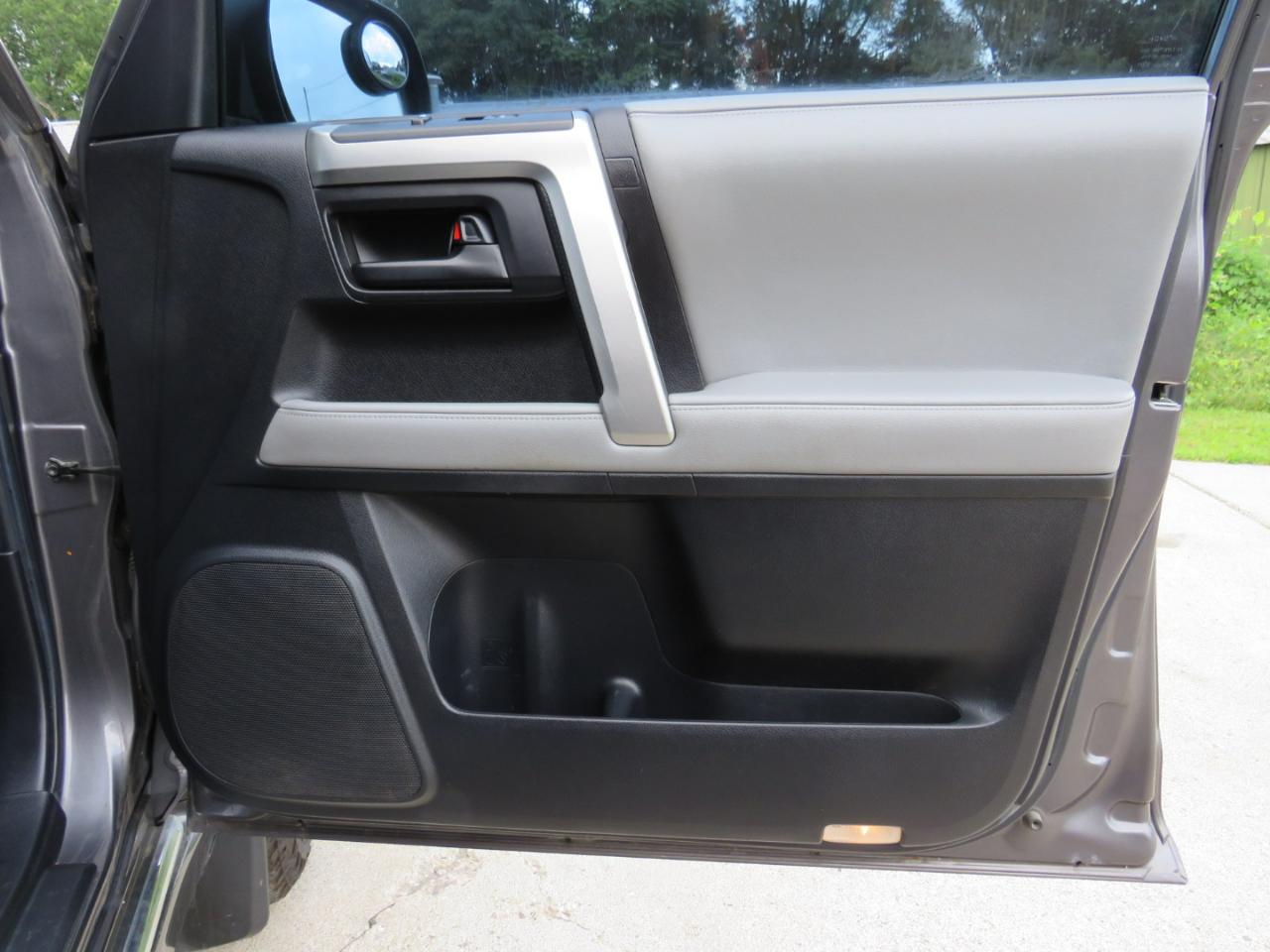 Toyota 4Runner SR5 4WD 2011