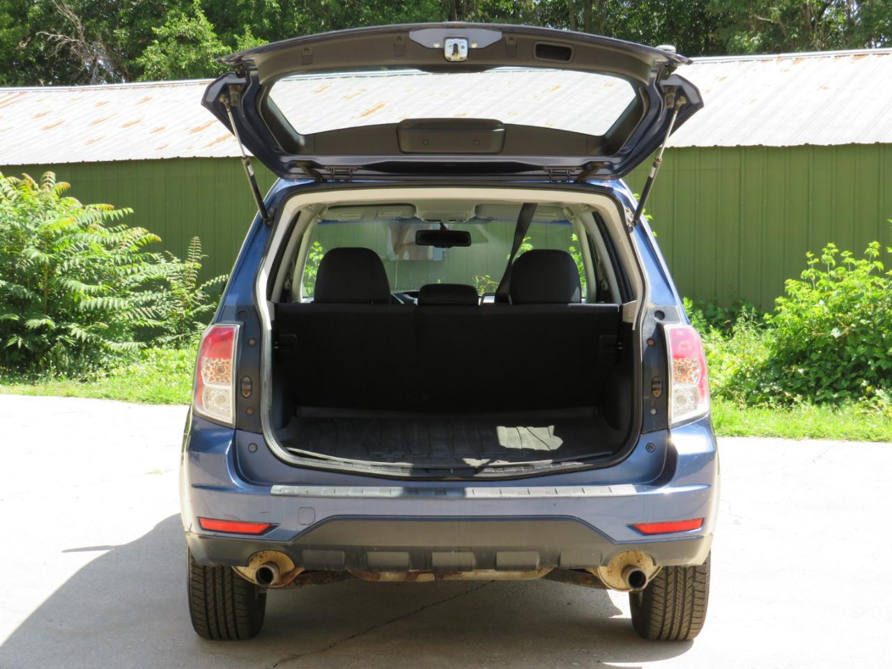 Subaru Forester 2.5X Premium 2011