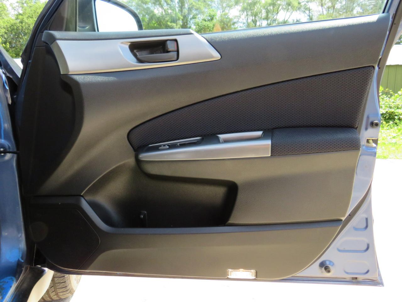 Subaru Forester 2.5X Premium 2011