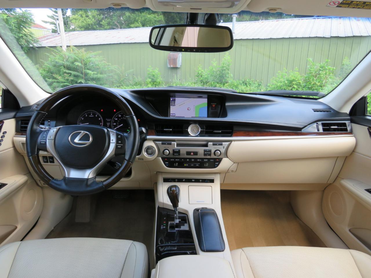 Lexus ES 350 Sedan 2014