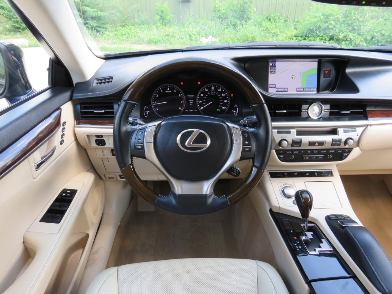 Lexus ES 350 Sedan 2014
