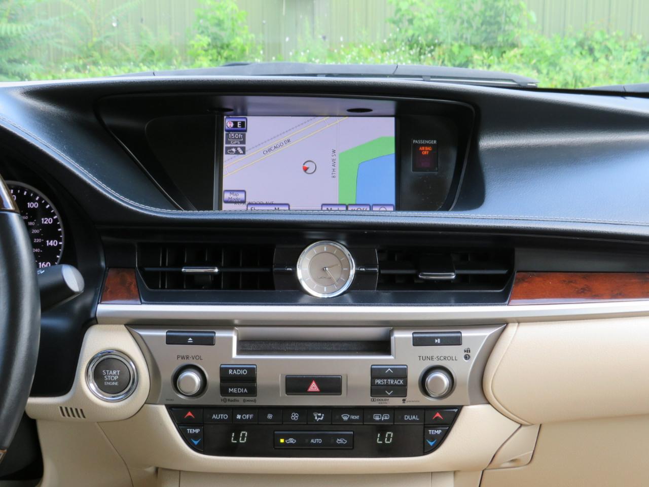 Lexus ES 350 Sedan 2014