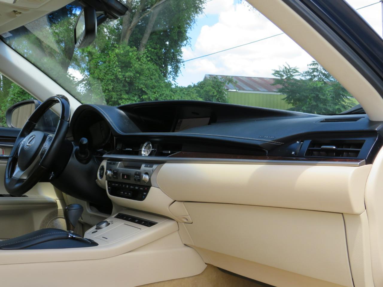 Lexus ES 350 Sedan 2014