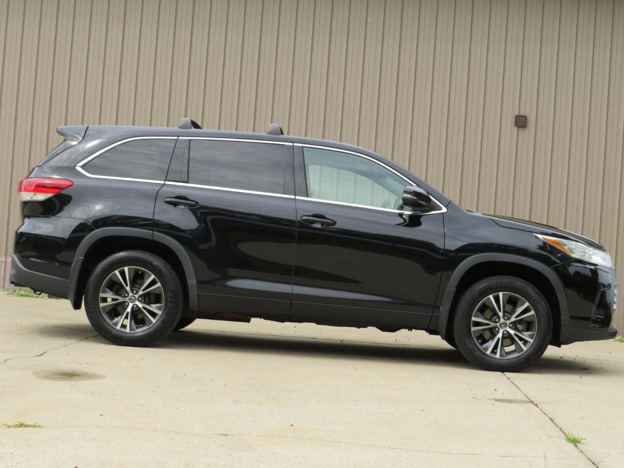 Toyota Highlander LE Plus AWD V6 2017