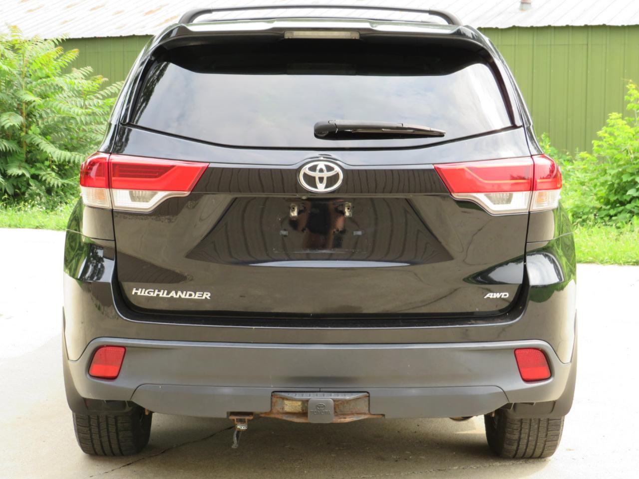 Toyota Highlander LE Plus AWD V6 2017