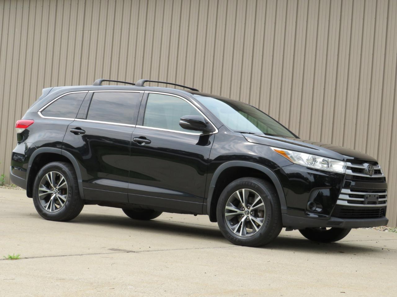 Toyota Highlander LE Plus AWD V6 2017
