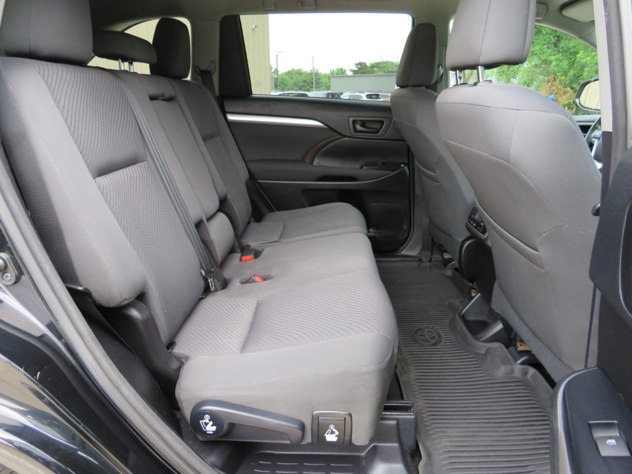 Toyota Highlander LE Plus AWD V6 2017