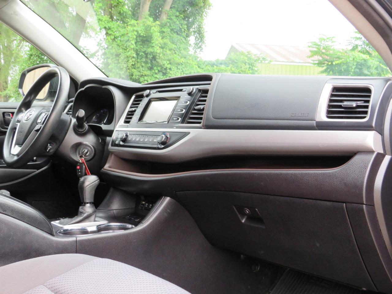 Toyota Highlander LE Plus AWD V6 2017