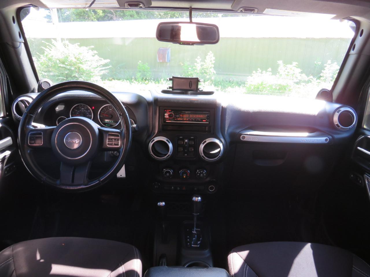 Jeep Wrangler Unlimited Sahara 4WD 2014