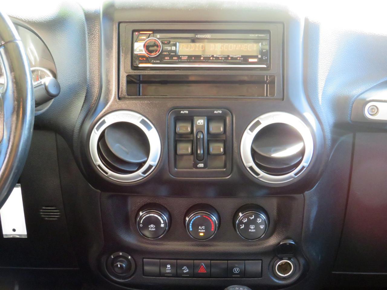 Jeep Wrangler Unlimited Sahara 4WD 2014