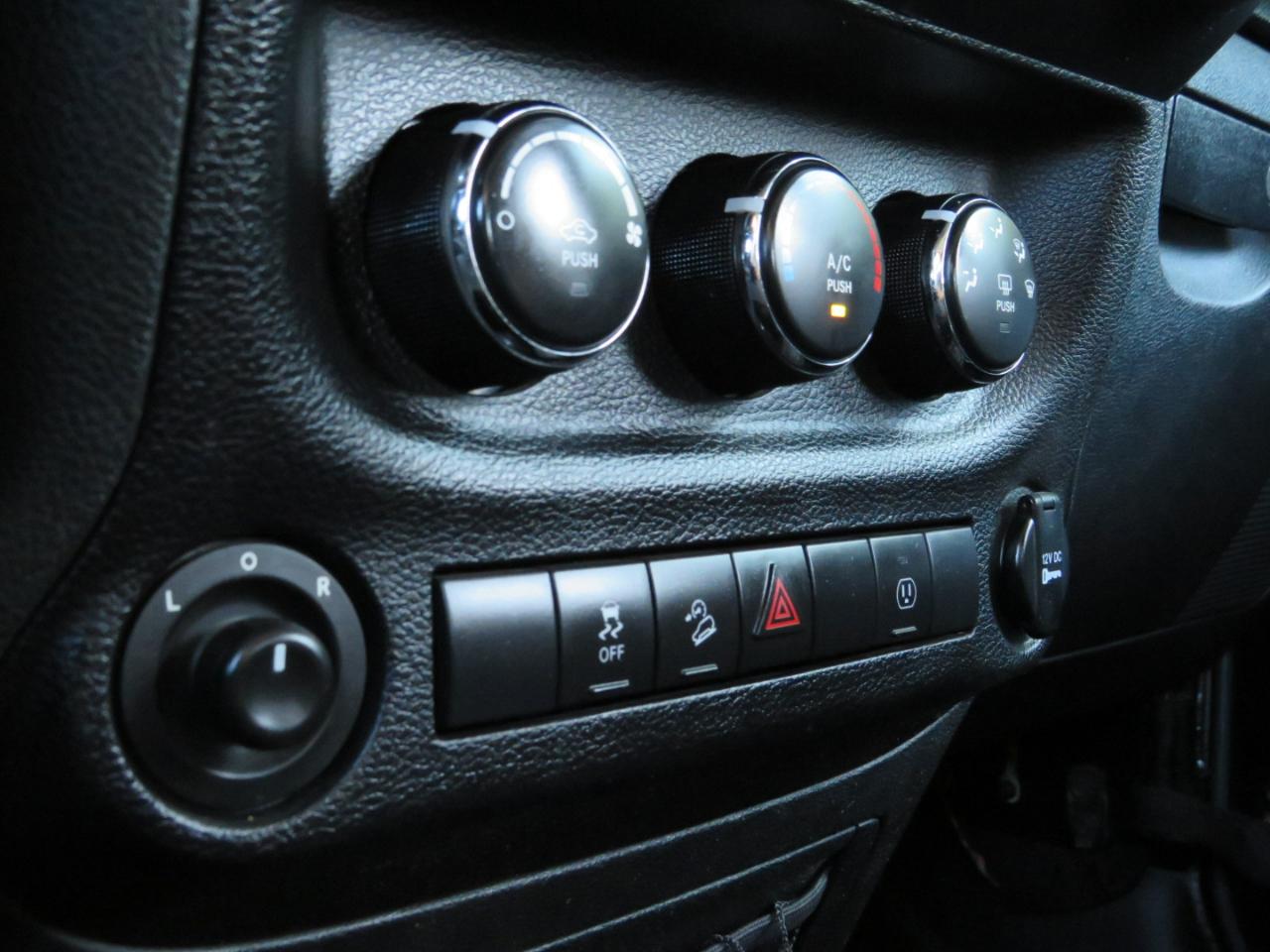 Jeep Wrangler Unlimited Sahara 4WD 2014