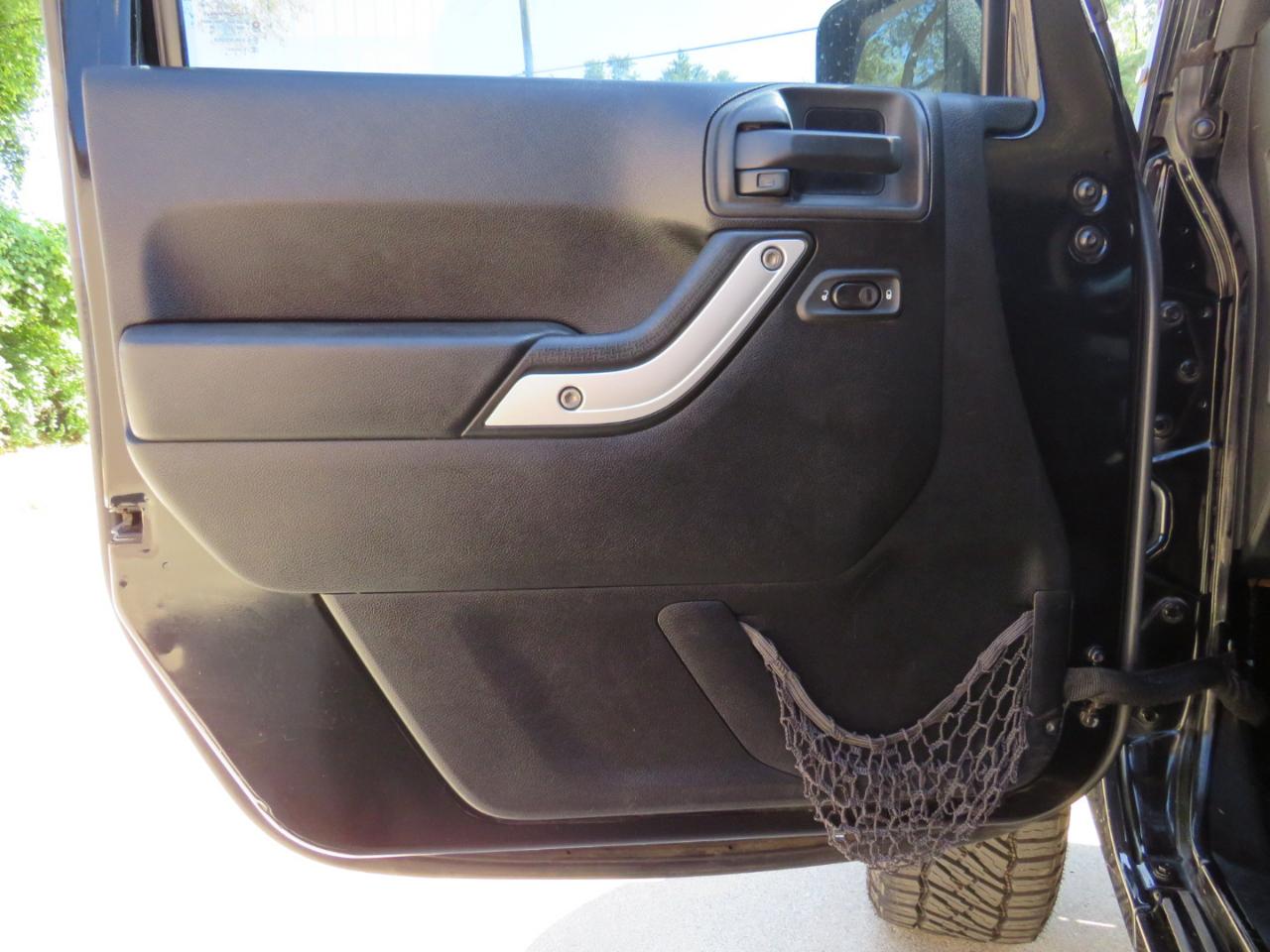 Jeep Wrangler Unlimited Sahara 4WD 2014