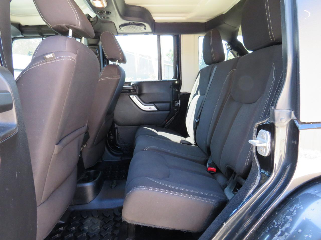 Jeep Wrangler Unlimited Sahara 4WD 2014
