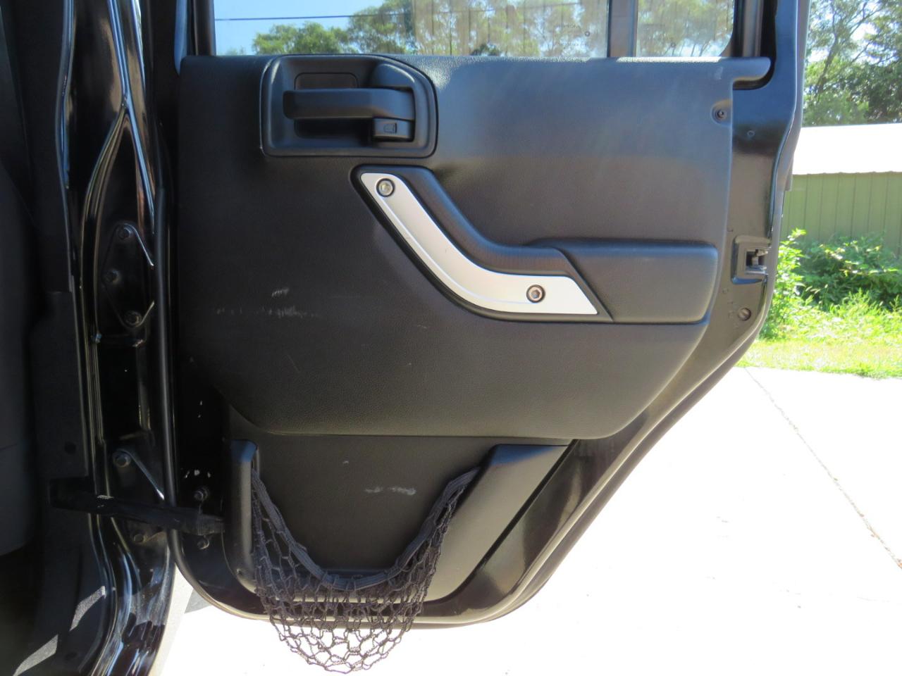 Jeep Wrangler Unlimited Sahara 4WD 2014