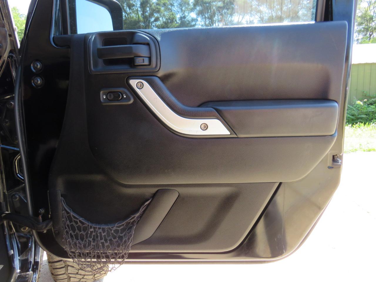 Jeep Wrangler Unlimited Sahara 4WD 2014