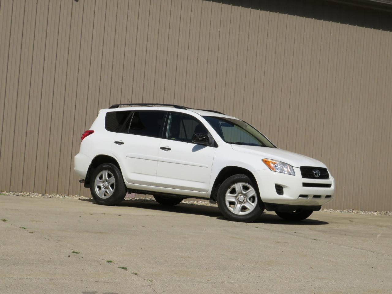 Toyota RAV4 Base I4 4WD 2011