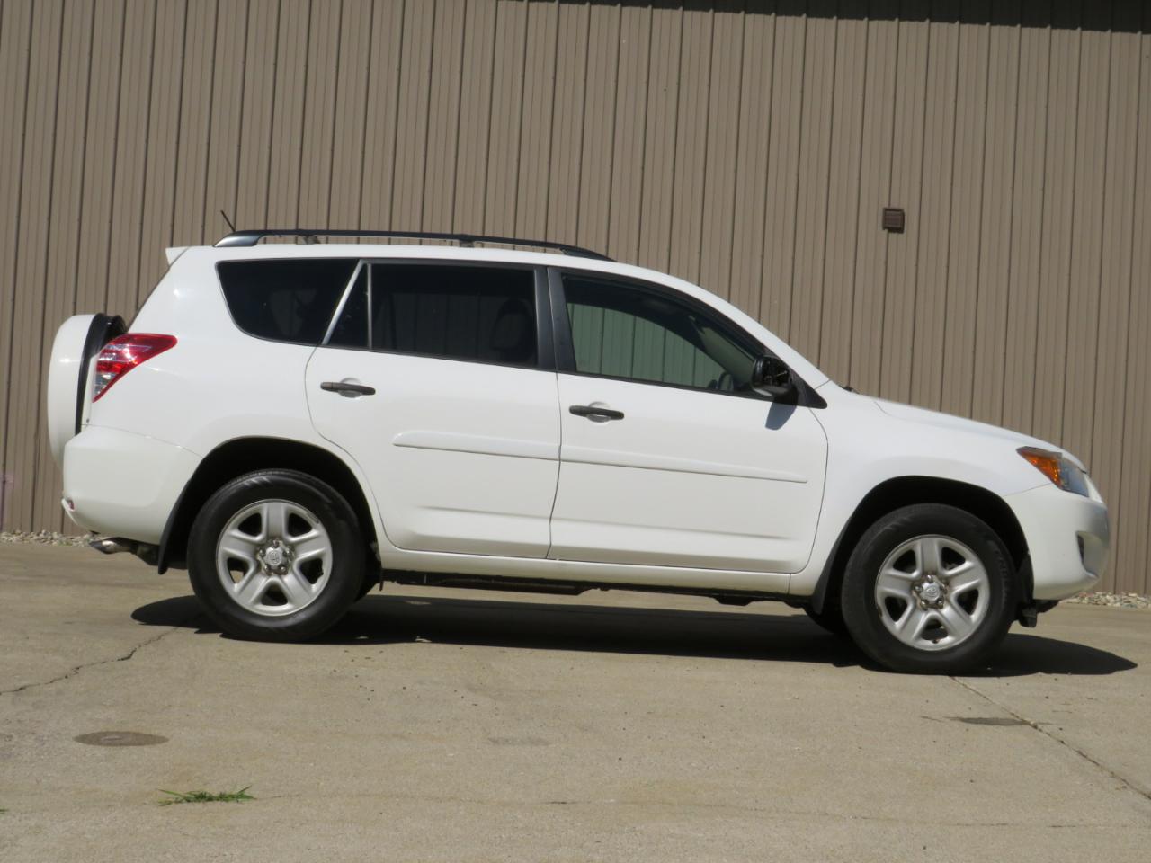 Toyota RAV4 Base I4 4WD 2011