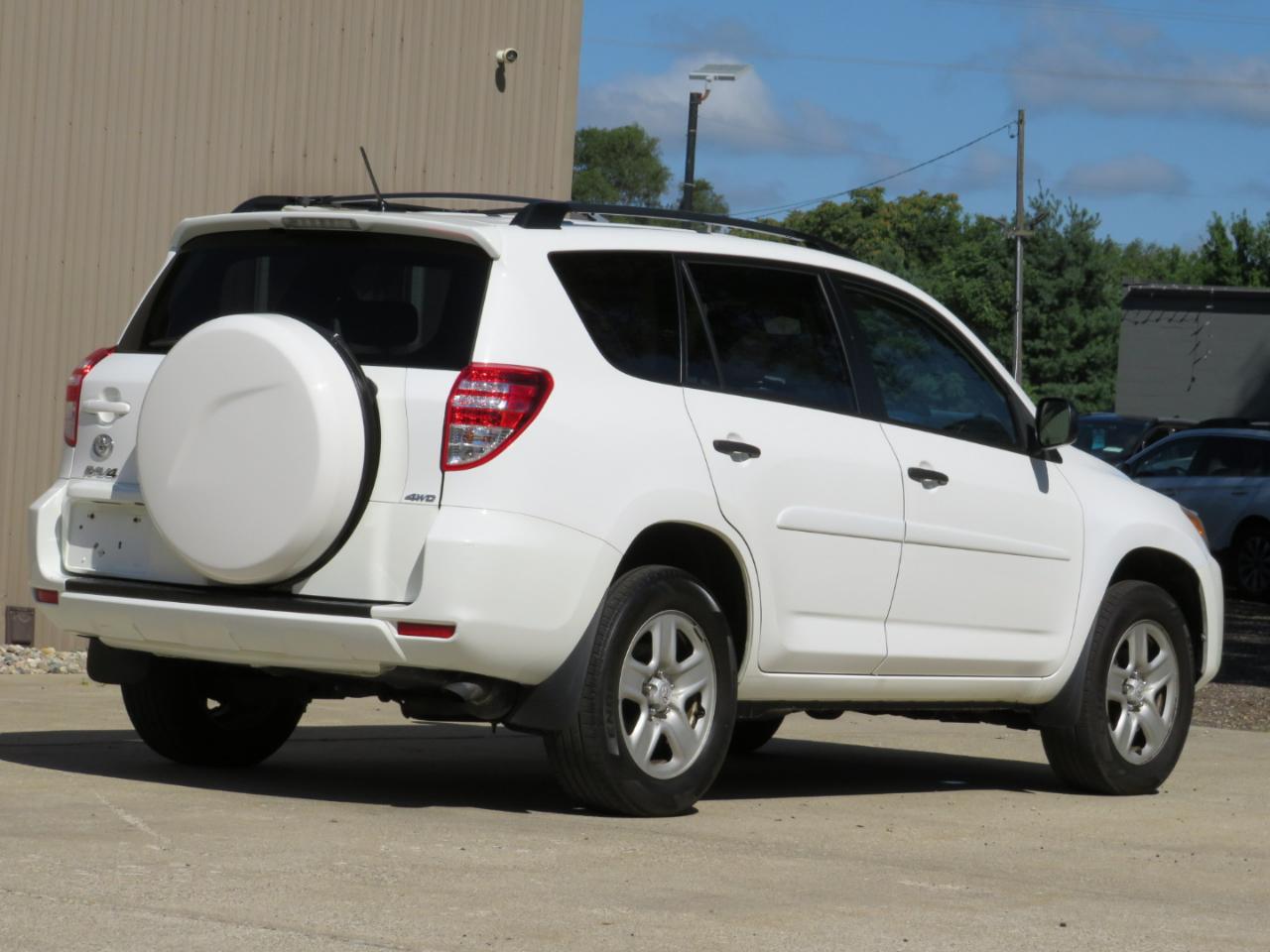 Toyota RAV4 Base I4 4WD 2011