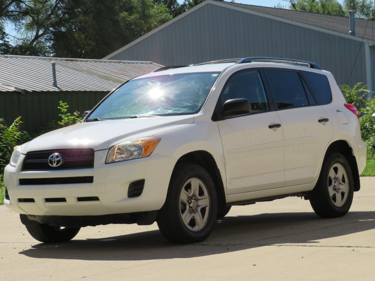 Toyota RAV4 Base I4 4WD 2011