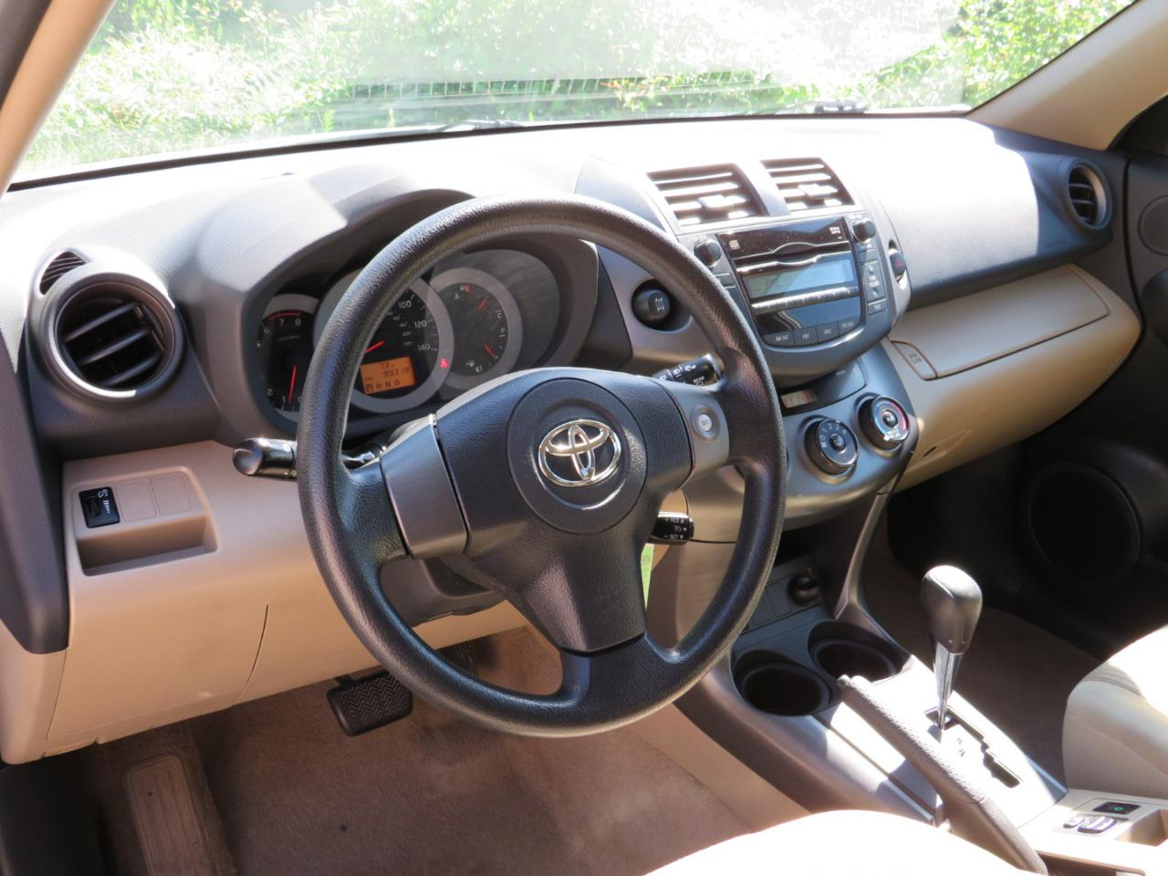 Toyota RAV4 Base I4 4WD 2011