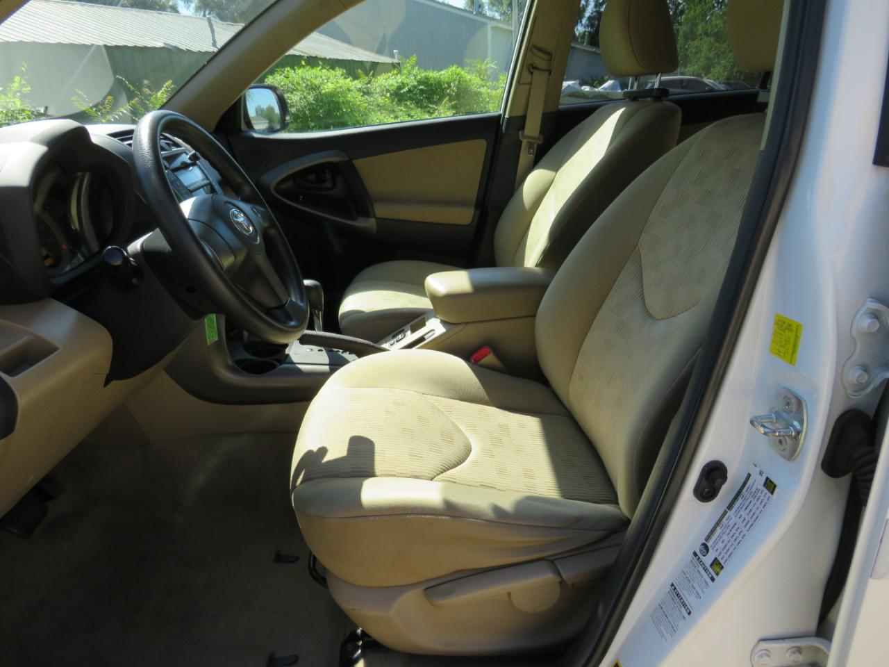 Toyota RAV4 Base I4 4WD 2011