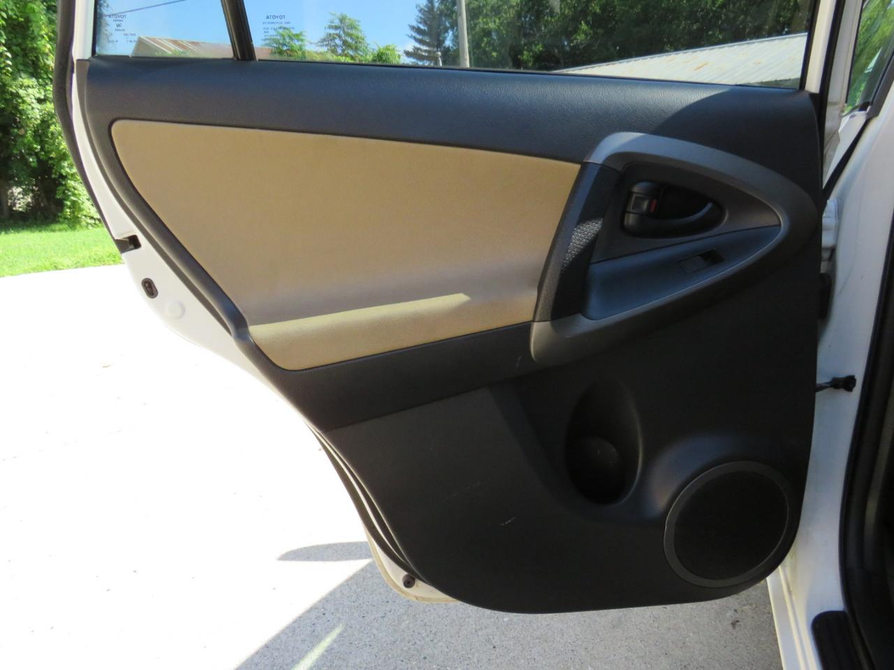 Toyota RAV4 Base I4 4WD 2011