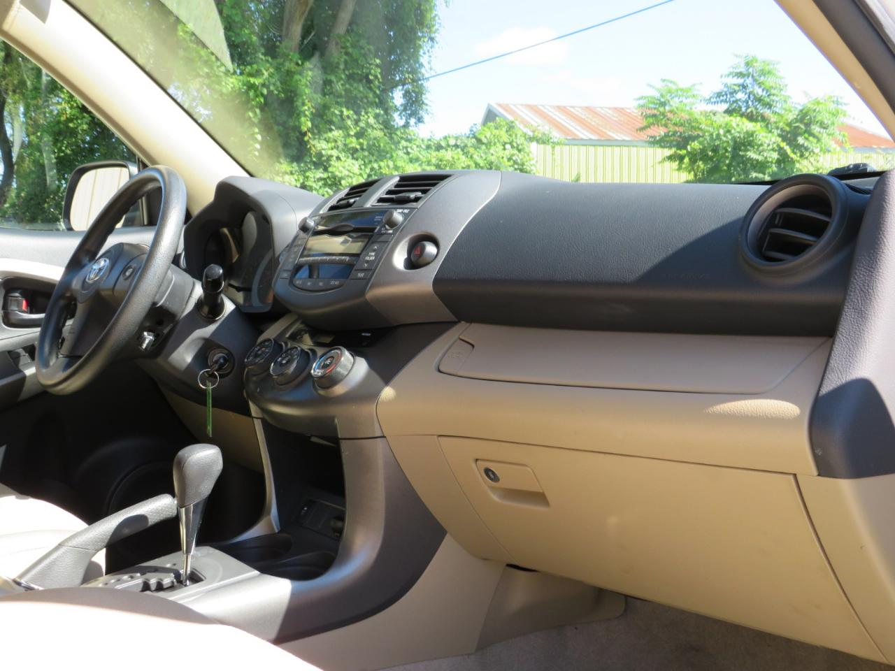 Toyota RAV4 Base I4 4WD 2011