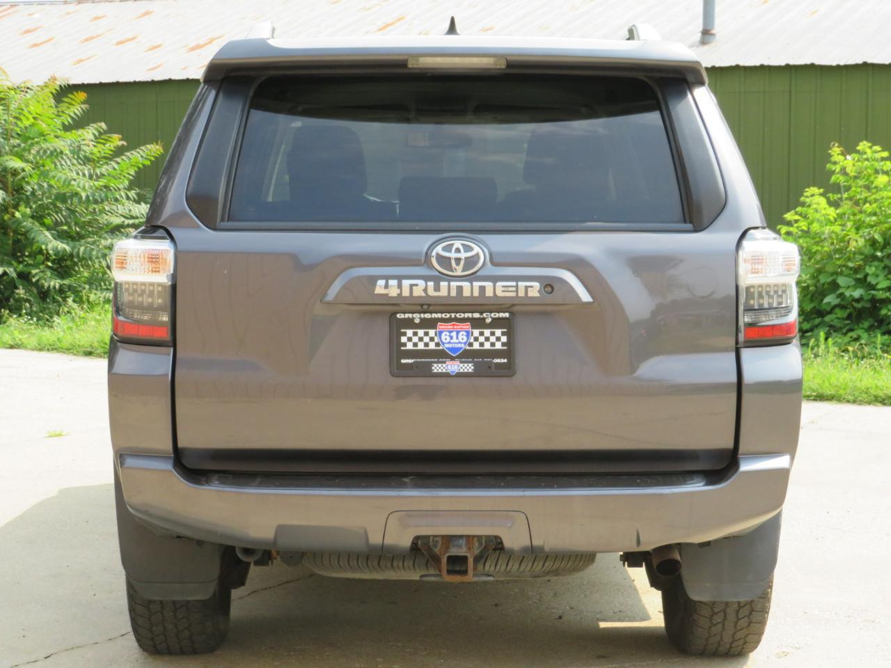 Toyota 4Runner SR5 4WD 2014