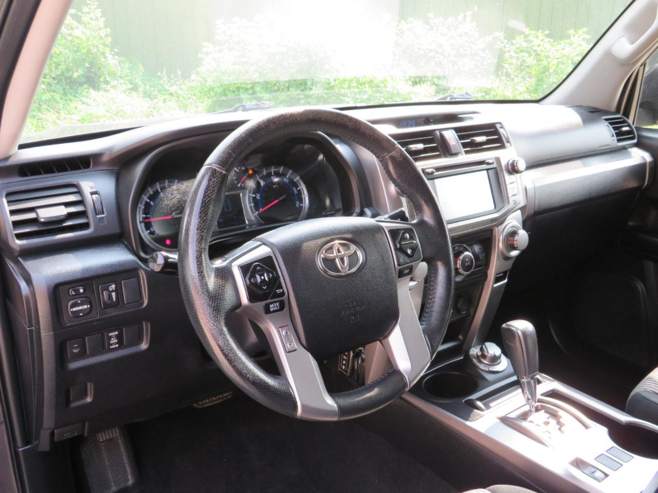 Toyota 4Runner SR5 4WD 2014