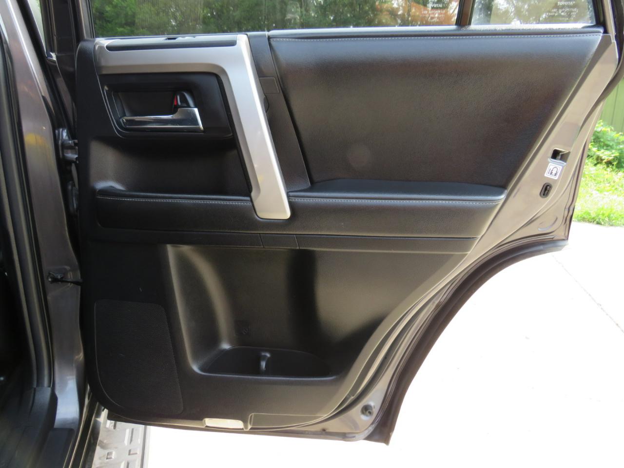 Toyota 4Runner SR5 4WD 2014