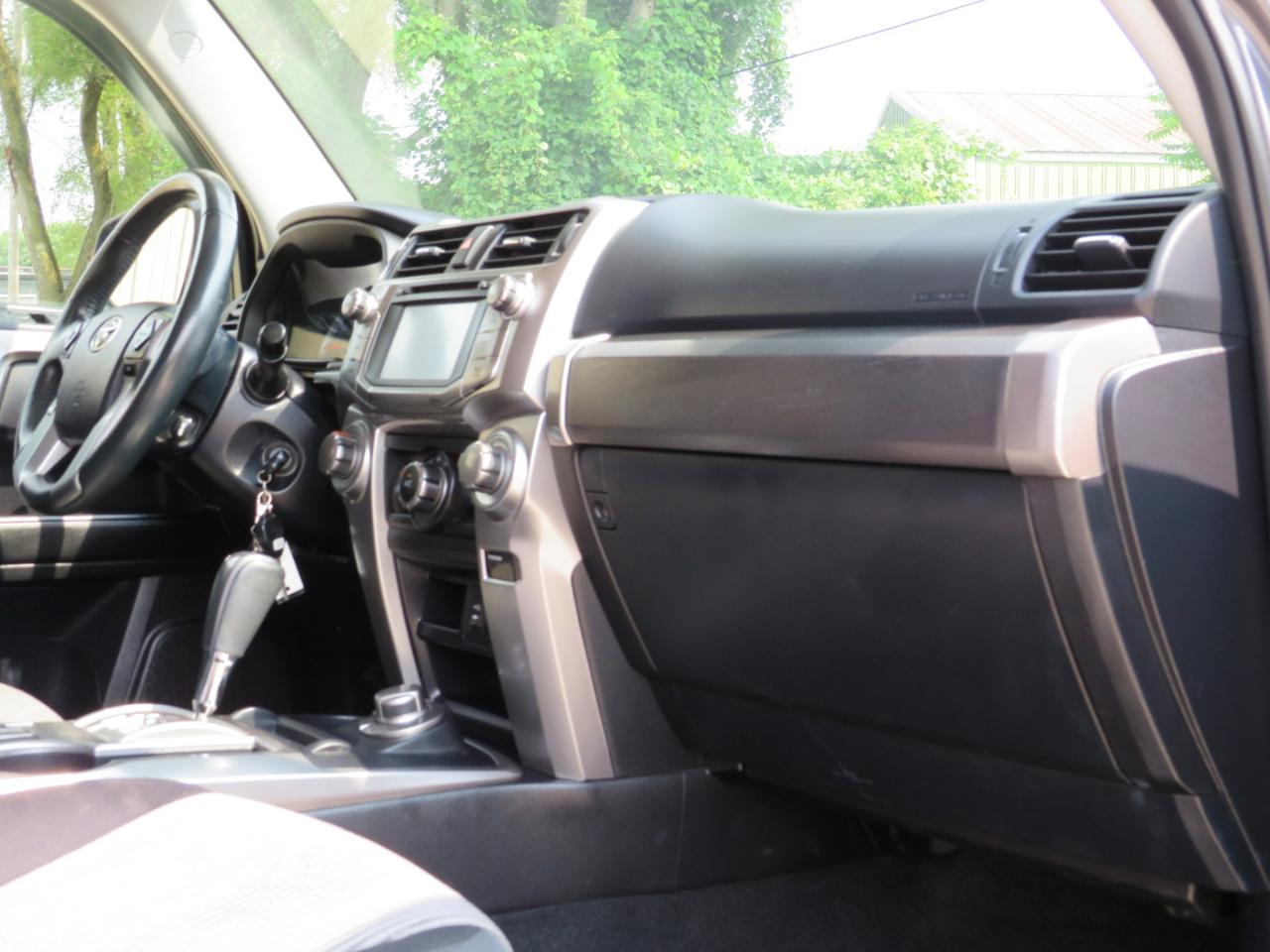 Toyota 4Runner SR5 4WD 2014