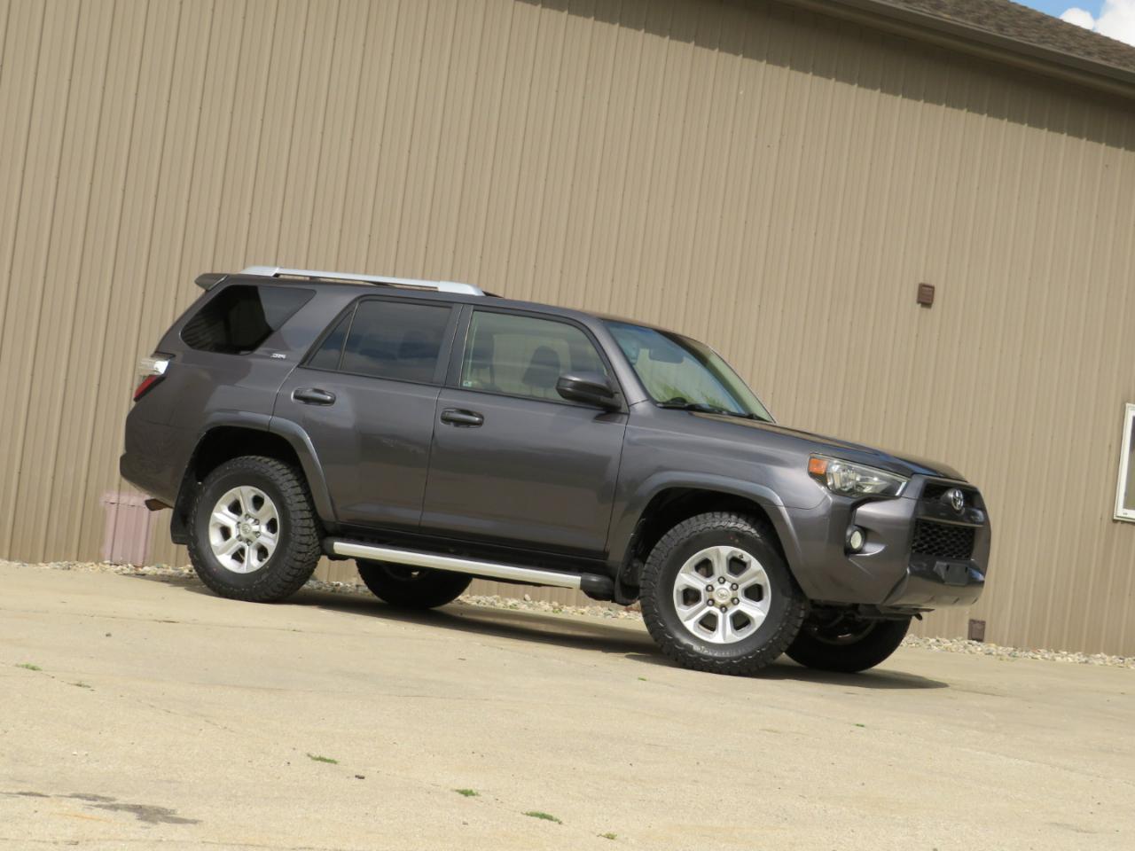 Toyota 4Runner SR5 4WD 2014