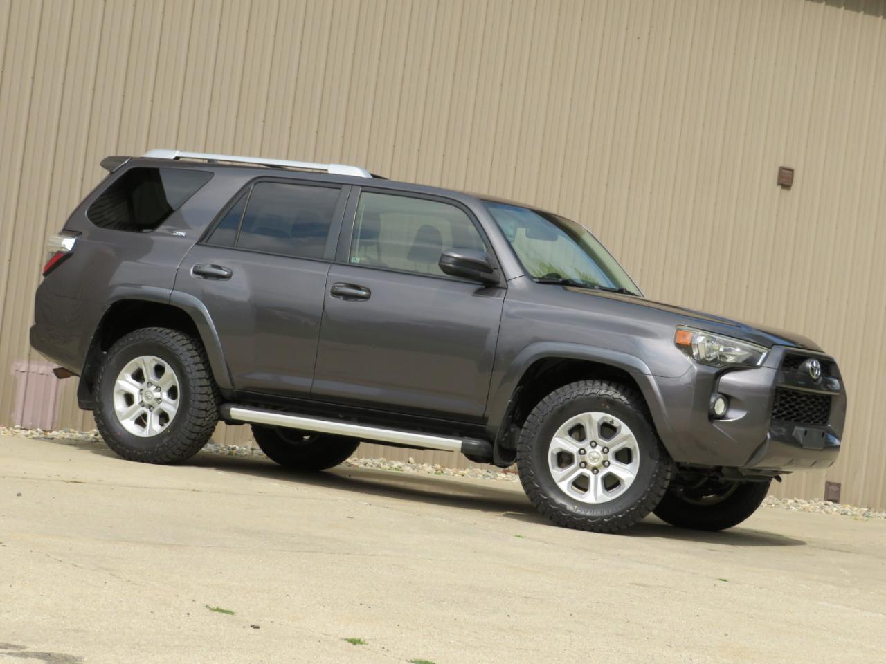 Toyota 4Runner SR5 4WD 2014