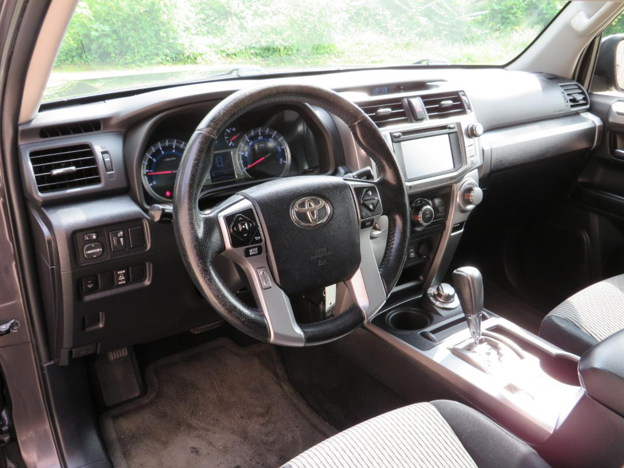 Toyota 4Runner SR5 4WD 2014