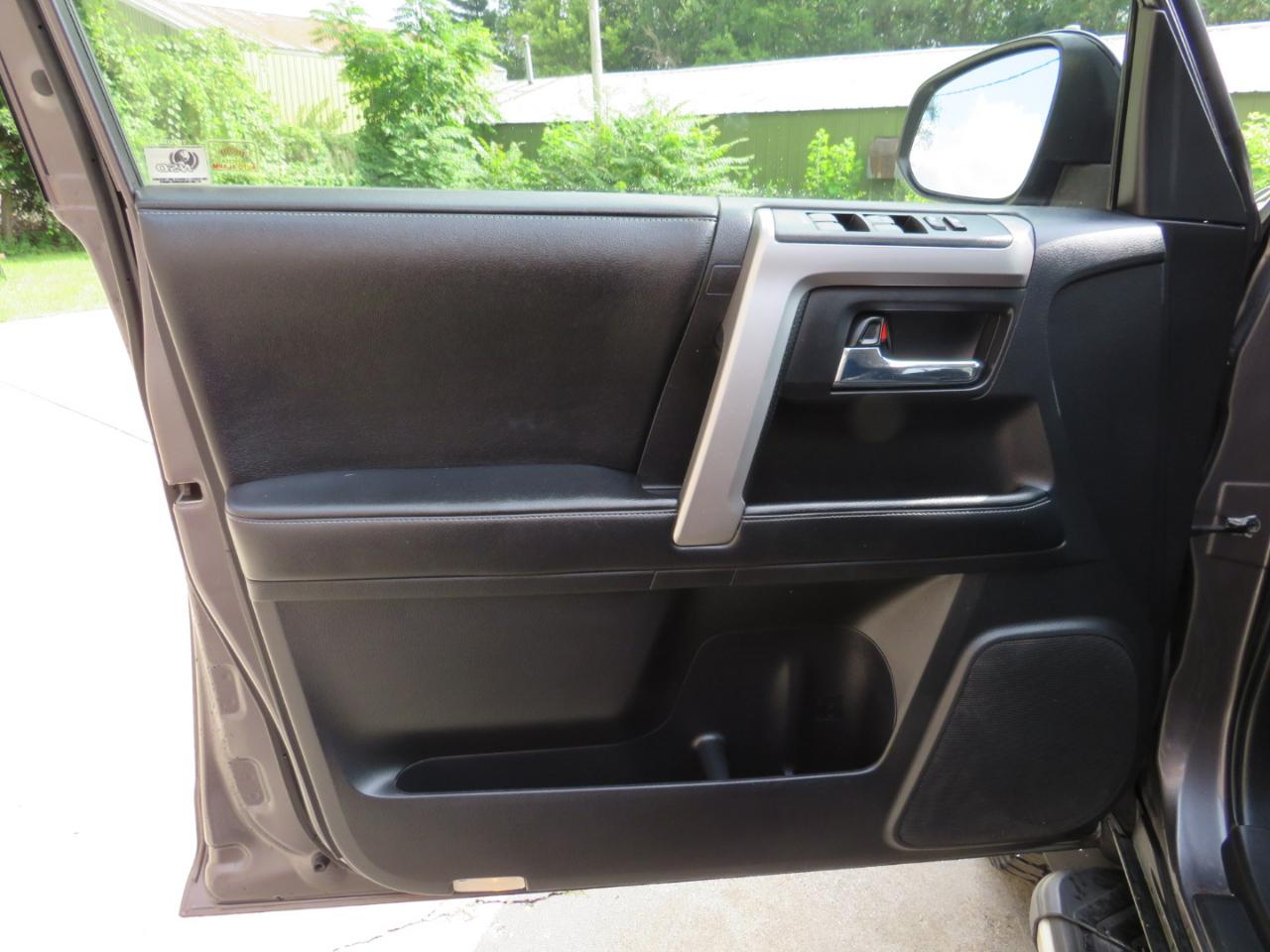 Toyota 4Runner SR5 4WD 2014