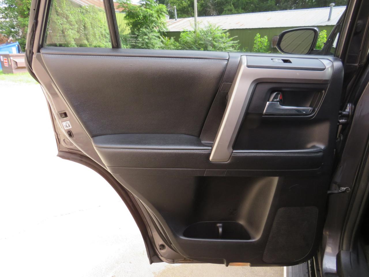 Toyota 4Runner SR5 4WD 2014