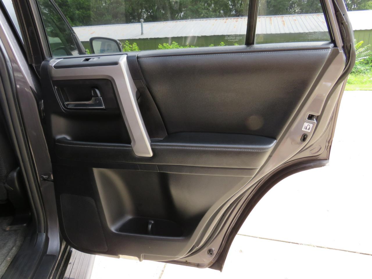 Toyota 4Runner SR5 4WD 2014