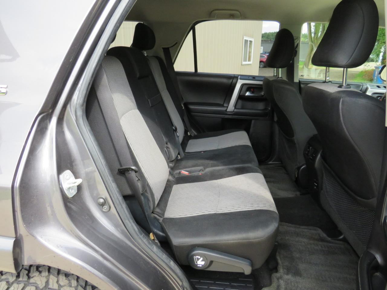 Toyota 4Runner SR5 4WD 2014