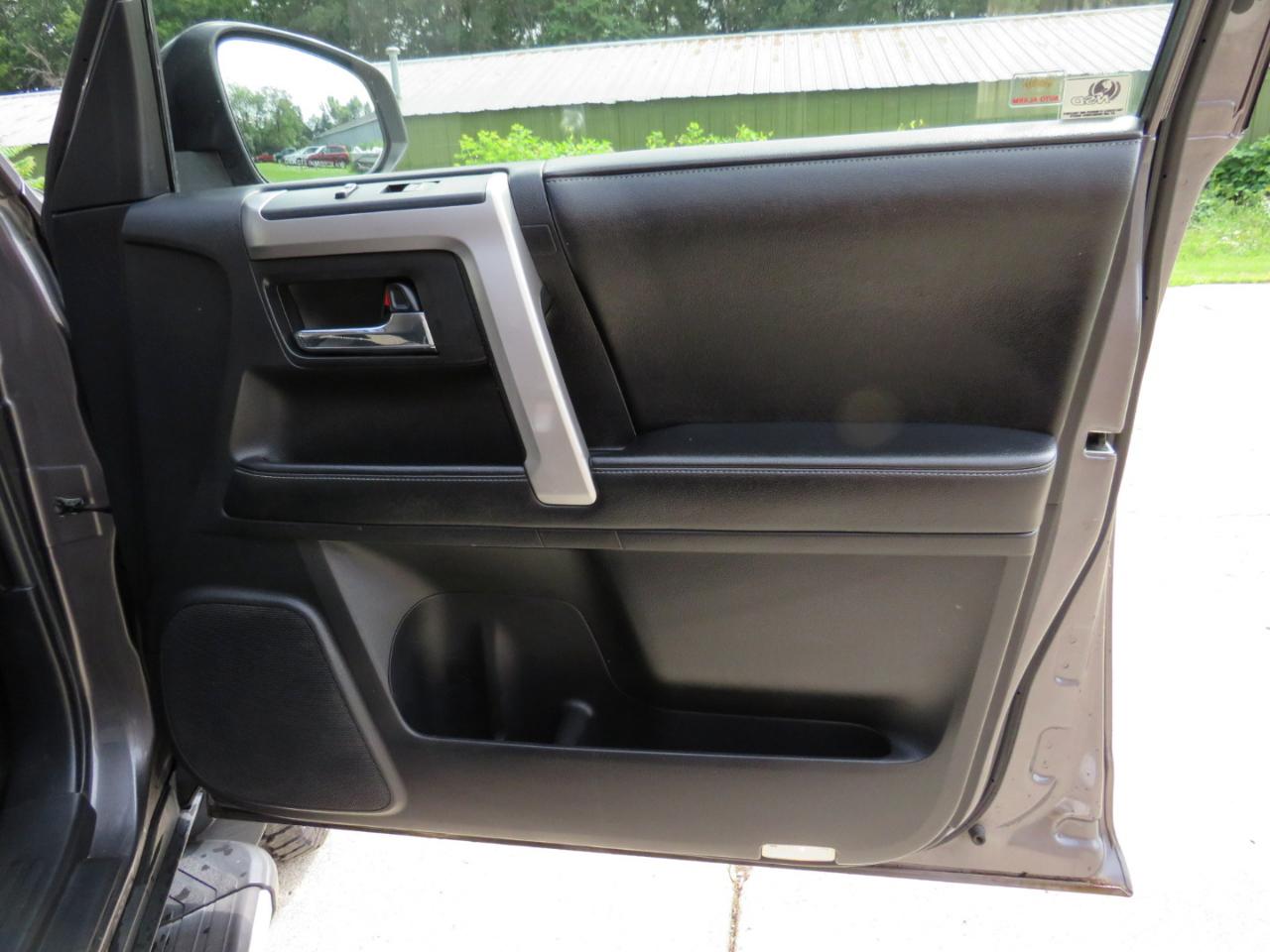 Toyota 4Runner SR5 4WD 2014