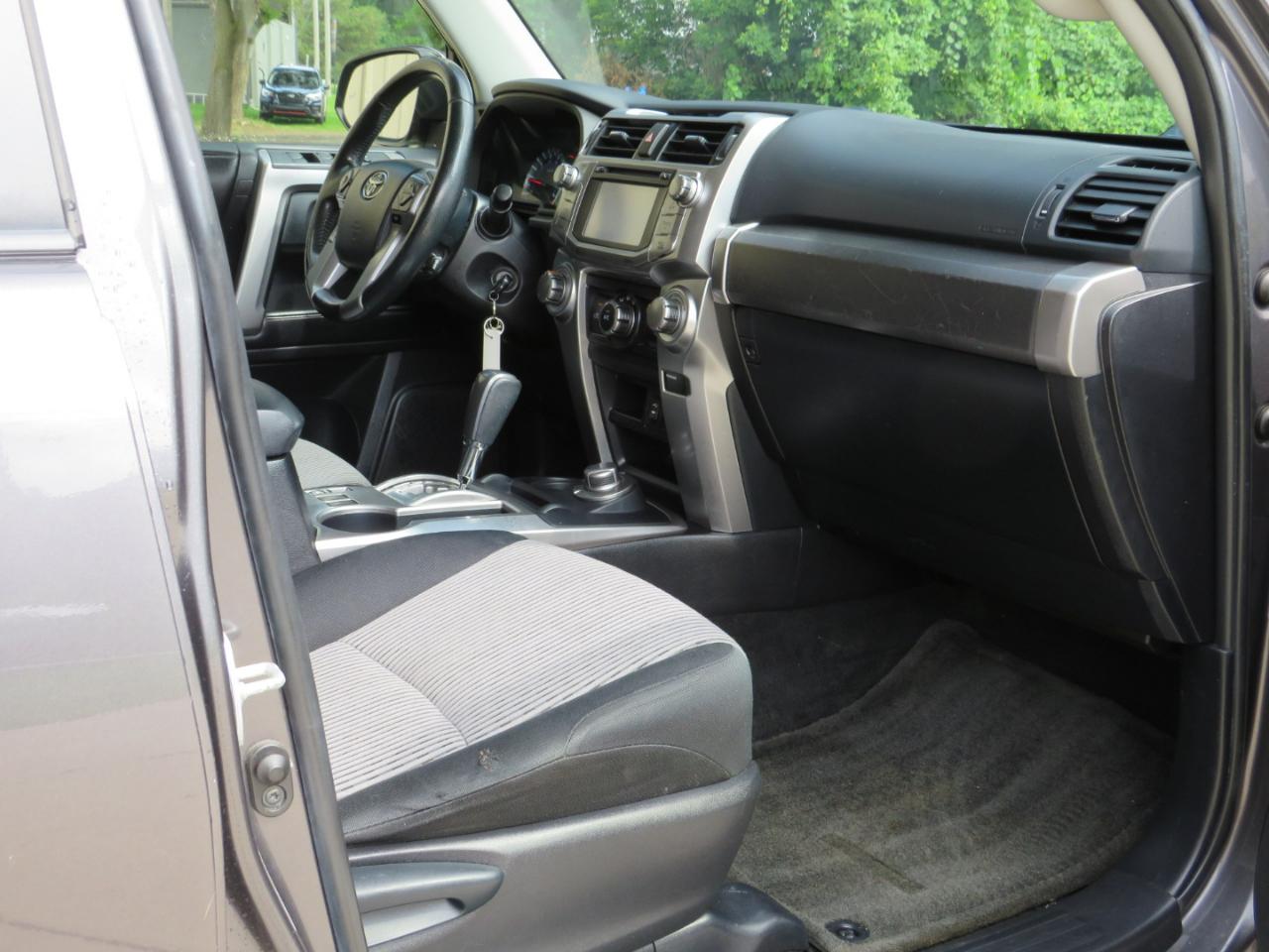 Toyota 4Runner SR5 4WD 2014