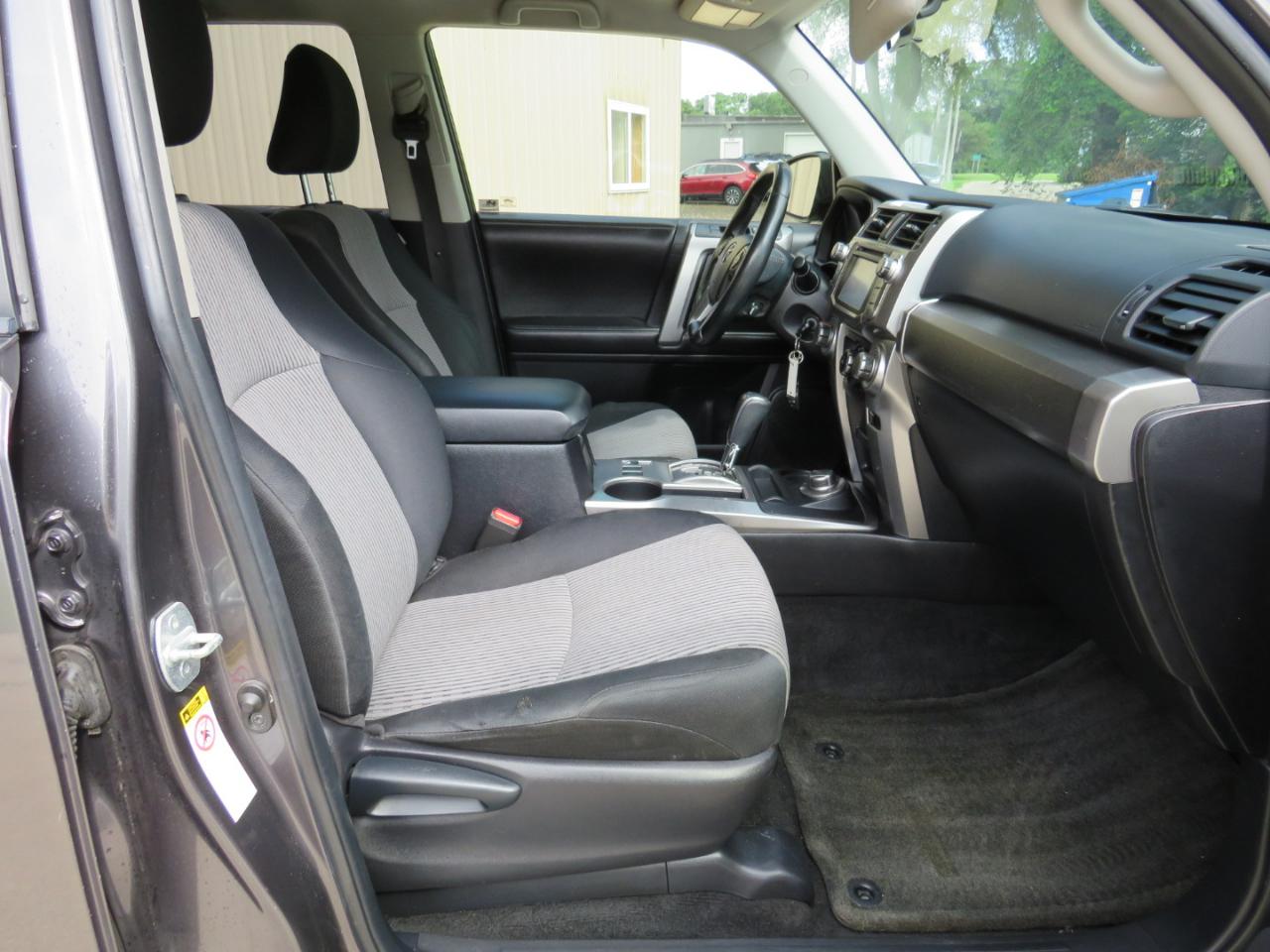 Toyota 4Runner SR5 4WD 2014