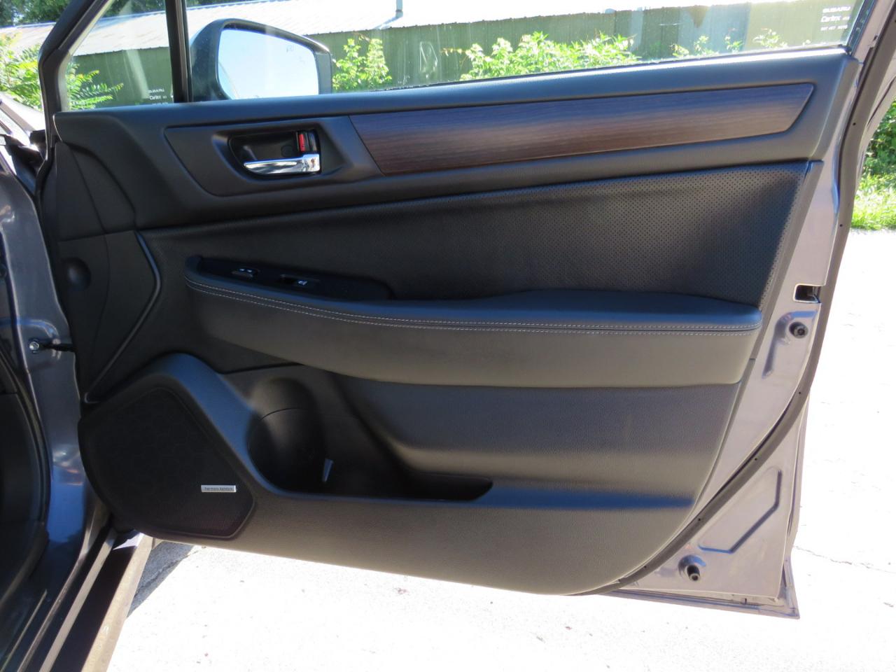 Subaru Legacy 3.6R Limited 2016