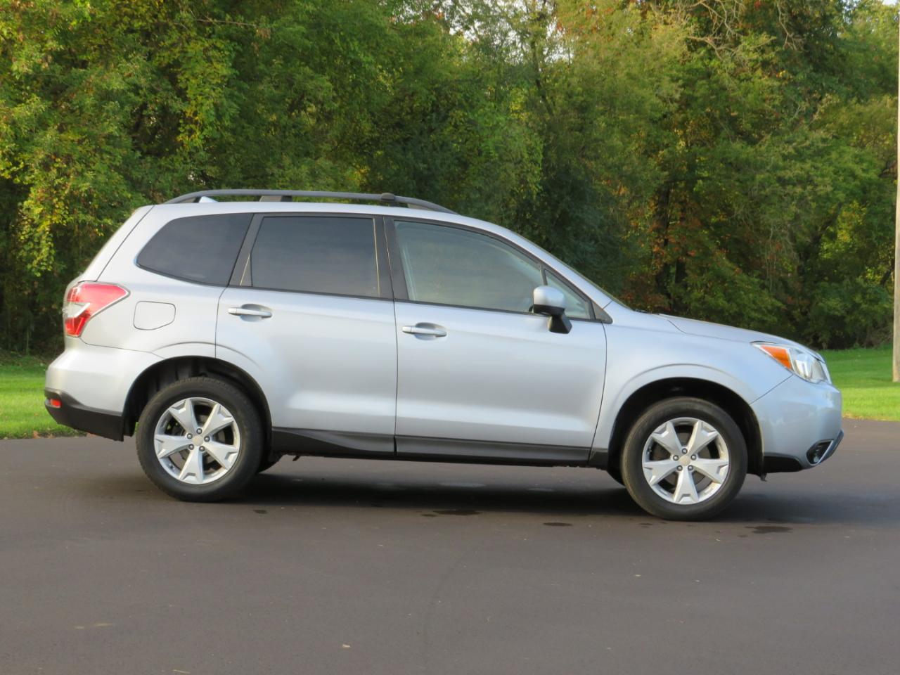 Subaru Forester 2.5i Premium PZEV CVT 2016