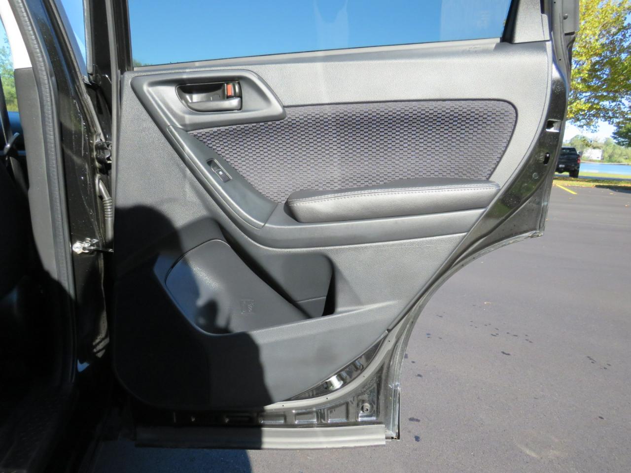 Subaru Forester 2.5i Premium PZEV CVT 2017