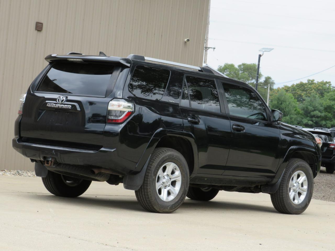 Toyota 4Runner SR5 4WD 2021