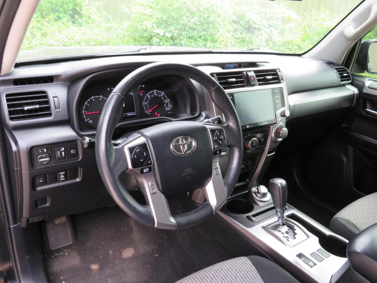Toyota 4Runner SR5 4WD 2021