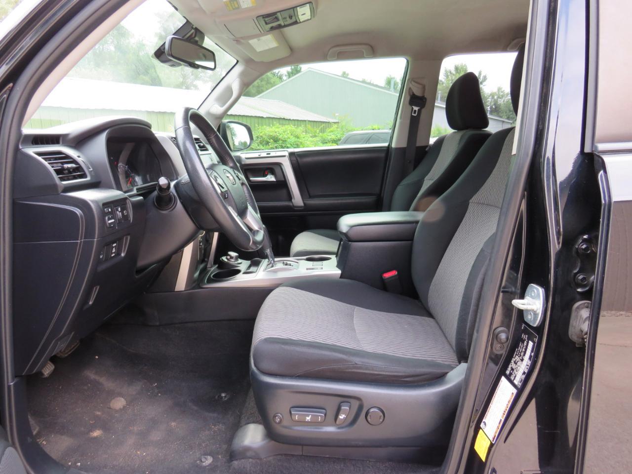Toyota 4Runner SR5 4WD 2021